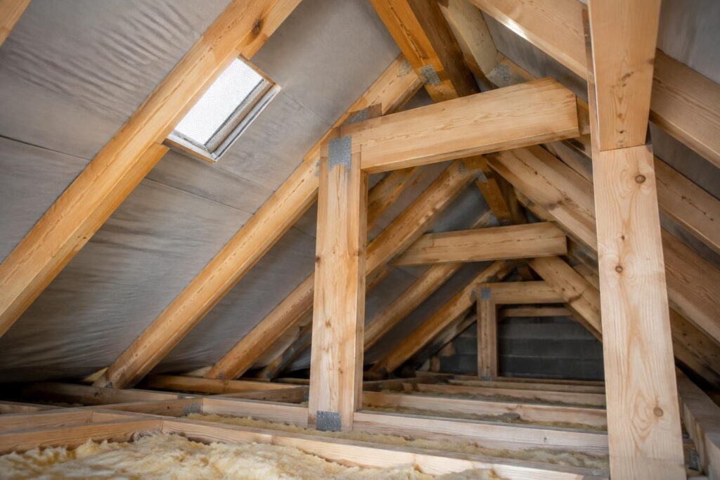 découvrez comment prévenir les champignons dans une charpente grâce à une bonne ventilation, au contrôle de l’humidité et à un entretien régulier.